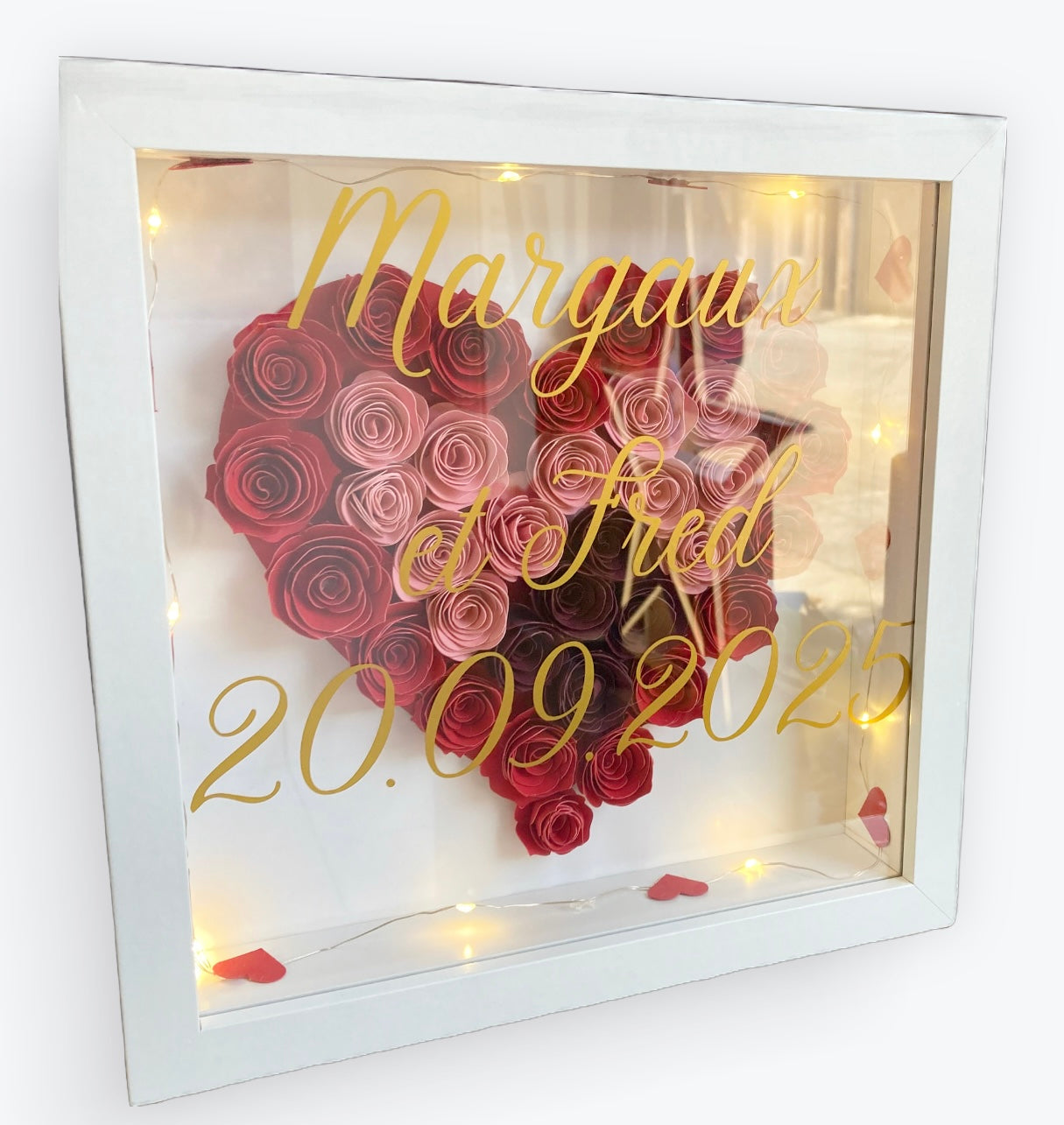 🕊️✨ Cadre personnalisé mariage – Cœur de roses & lumière LED