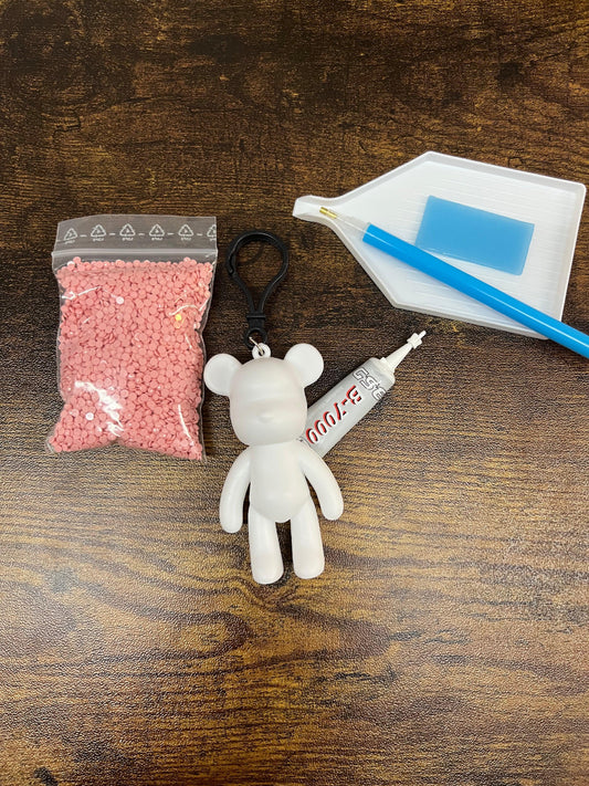 Porte-clés ours blanc avec poche de perles diamant roses et stylet de pose